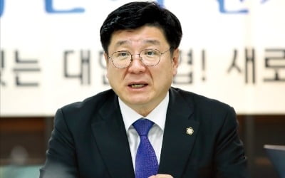 이찬희 대한변협 신임 회장 "변호사 권리와 직역 수호에 앞장서겠다"