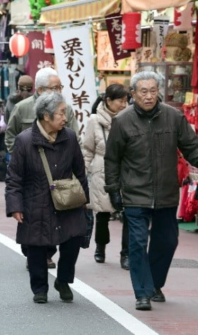 [김동욱의 일본경제 워치] 일본 노인들에게 확산되는 '전자화폐'