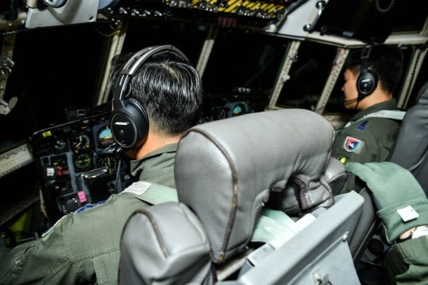 태풍 '위투'로 사이판에 고립된 우리 국민의 이동을 위해 파견되는 공군 제5공중기동비행단 소속 C-130H가 27일 새벽 김해기지에서 이륙준비를 하고 있다. 사진=공군제공