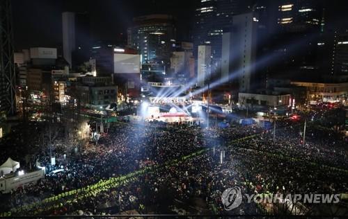 "2019년 컴 온"…60년 만에 온 황금돼지해, 전국서 타종행사