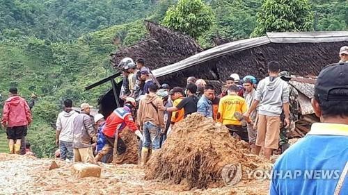 쓰나미 이어 산사태까지…"인니, 30가구 파묻혀 15명 사망"