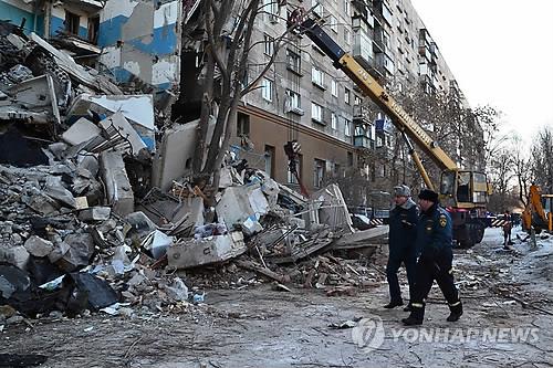러 아파트 붕괴 사망자 39명으로 늘어…"수색작업 종료"