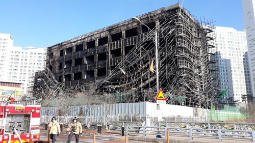 수업 중 초등학교 증축공사장 불…학교 측 초동대응 '빛났다'