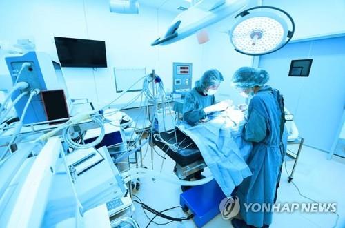 수술대기 긴 대학병원?…"12명 중 1명은 임박해 수술취소"