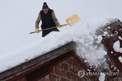 유럽 곳곳 폭설로 '몸살'…열흘 간 21명 사망