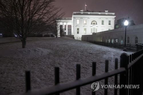 美 중서부 강타 '눈폭풍' 東進…10명 숨지고 무더기 정전·결항