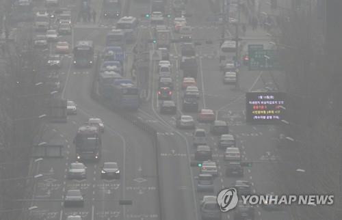 "비상조치로 공해車 운행 30%·공공기관 먼지 배출 20% 감소"