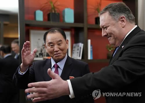 침묵 깬 트럼프 "비핵화 많은 진전"…김정은과 '통큰 교감' 했나