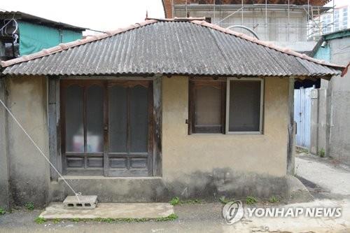 손혜원, 통영 장인공방 문화재등록 압박 의혹