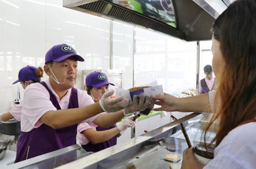 편의점 한국식품 외국서 '대박'…몽골 토스트·베트남 떡볶이