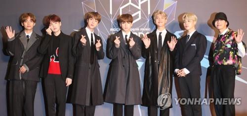 'BTS 세계관' 100배 즐기려면…책 읽고 영화·웹툰 보고