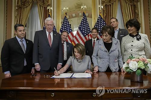 "셧다운 가장 큰 책임은 트럼프…지지율은 변화없어"