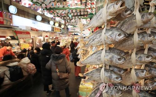 "설 장보기, 전통시장이 대형마트보다 19% 싸"