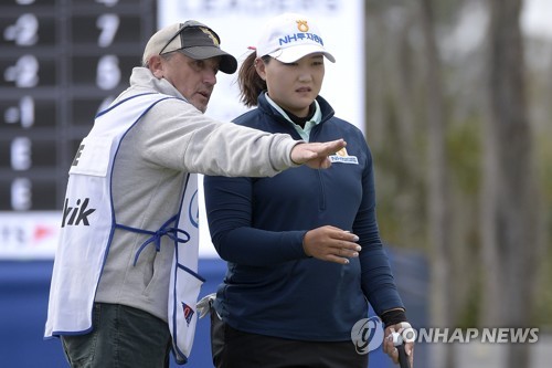 '32세 8개월' 지은희, LPGA 개막전 정상…한국선수 최고령 우승