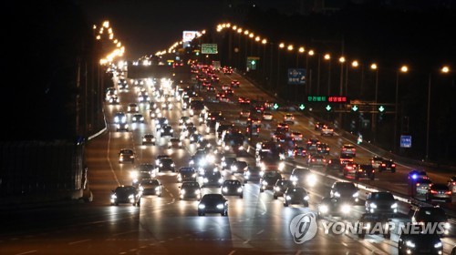 [설민생대책] 고속도로 '공짜'…KTX 역귀성 최대 40% 할인