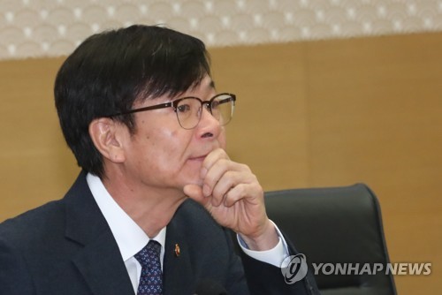 김상조 "법률로 최저임금 업종·지역별 차등은 어려워"