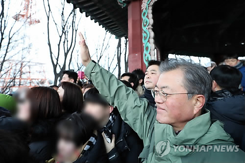 문대통령, 신년회에 4대그룹 총수도 초청…'새해 경제활력 의지'