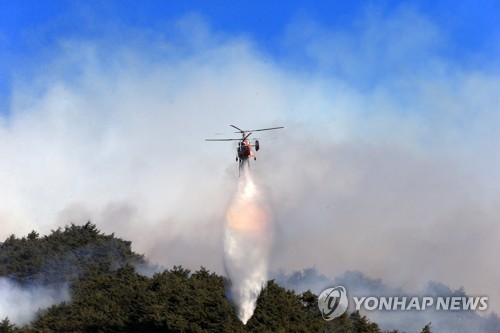 양양 산불 '작은 불씨를 찾아라'…밤샘 뒷불 감시