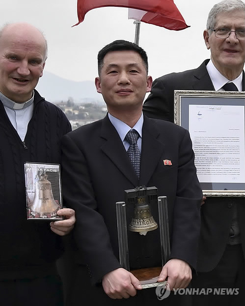 '잠적' 北외교관 조성길 망명 타진설에 언급 삼가는 美