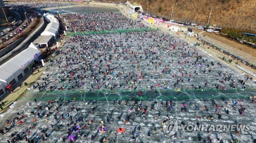 '바람 불어도 괜찮아요'…추위 잊은 겨울 축제에 인파 북적