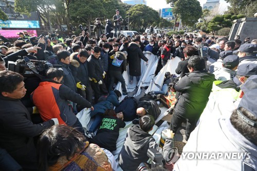 제주, 2공항 반대 농성천막 철거 재시도…"20일만에 철거 완료"