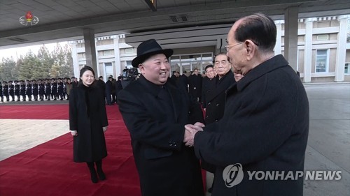 김정은 베이징 방문 이틀째…시진핑 재회동·현장 시찰