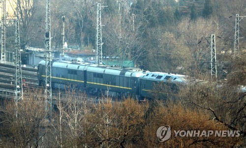 김정은, 시진핑 북한 초청…시진핑 수락·계획 통보