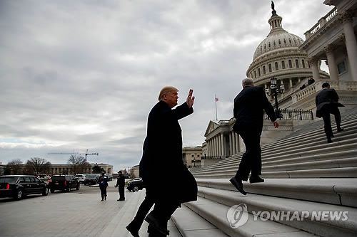 출구 없는 '장벽 대치'…셧다운 사태 역대 최장기록 깰듯