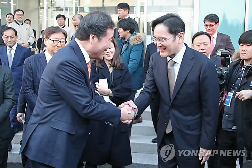 총리실 "이총리 삼성전자 방문, 통보 아닌 협의 통해 이뤄져"