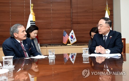 홍남기, 美대사와 면담…"車 관세부과 제외해달라"