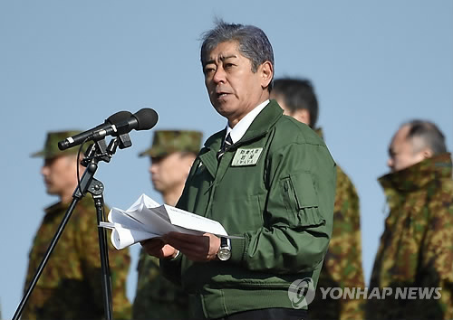 日관방장관 "한국이 레이더 비춘 건 사실…미국에도 설명"