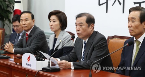 한국, 北비핵화·탈원전 쌍끌이 공세…"文정부 기조 재검토해야"