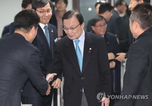 이해찬, 소통 행보로 내부 결속…"인위적 합당·이합집산 안 해"