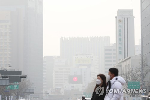 조명래 환경장관 "고농도 미세먼지, 국외발도 상당 부분"