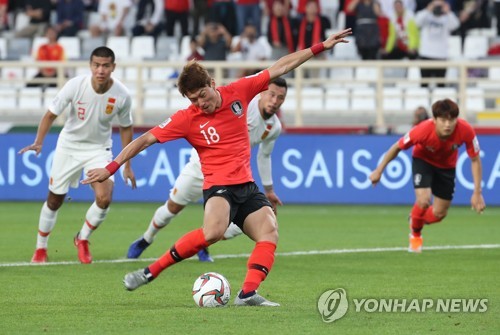 [아시안컵] 손흥민 PK 유도에 도움까지…한국, 중국 꺾고 조1위로 16강