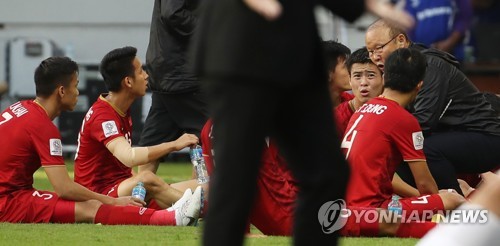 [아시안컵] '박항서 매직' 베트남, 승부차기로 요르단 꺾고 8강행