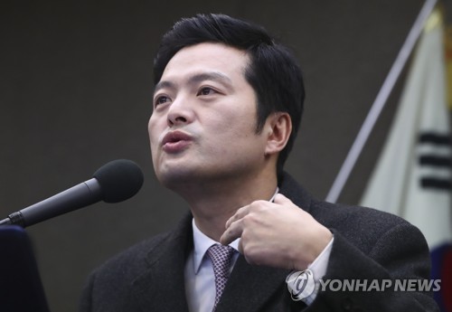 '여유·단호' 김태우, 1시간 '작심 토로'…지지자들 환호