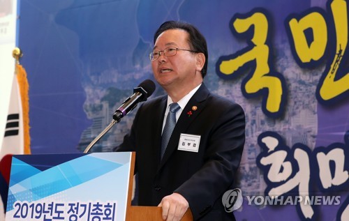 문대통령 "장·차관 세종 근무, 한 달에 나흘뿐…더 노력해야"