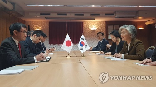 트집 잡는 日정부·언론, 근접비행 韓항의에 "한국 국내 호소용"