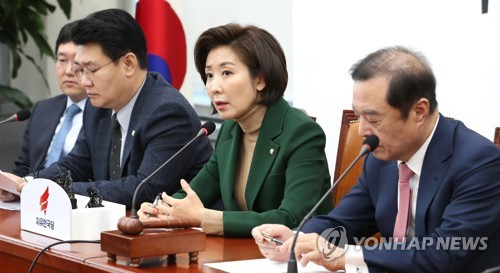 한국당 국회 보이콧에 민주당 냉랭…여야 강경대치 지속