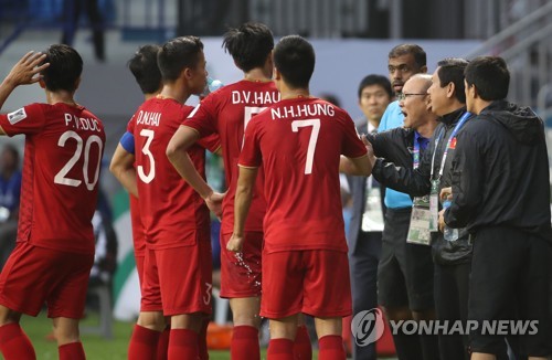 베트남 언론 "박항서, 베트남 축구를 바꿔놨다"…리더십 극찬