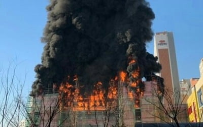 천안 차암초등학교 증축 공사장서 화재…"아이들은 무사합니다" 목격담