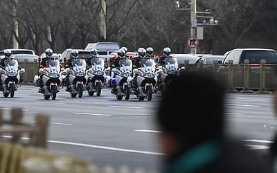 김정은, 전용열차 대기 베이징역 도착…곧 귀국길 올라