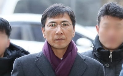 안희정 2심 4년형 구형 "권력형 성범죄"…安 "제 경험과 달라"