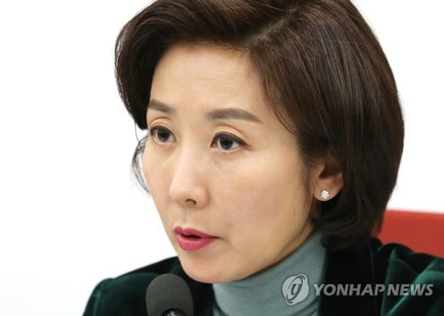 나경원 "친박·비박 넘어섰더니 친황이 나와…계파 없어야"