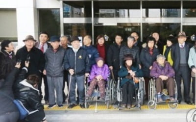 제주4.3 수형인 '공소기각'…군사재판 불법인정 첫 사법적 판단