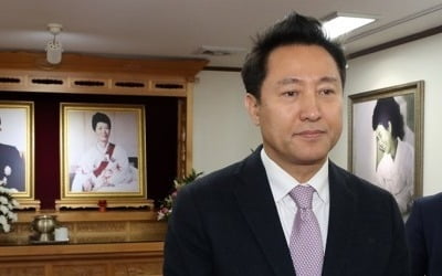 오세훈, 전대 불출마 요구에 "당권도전은 당원 판단 받아야"