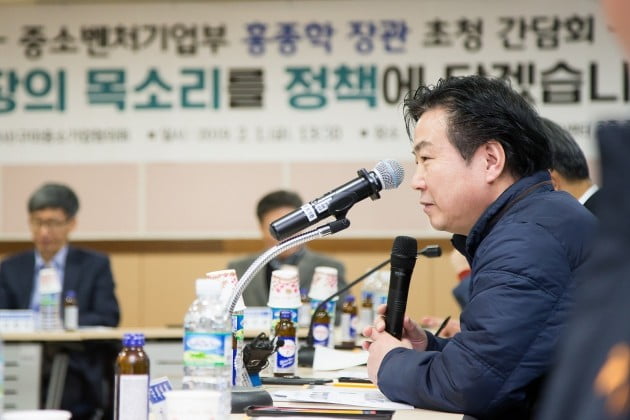 홍종학 중소벤처기업부 장관 대구경북 중소기업 전통시장 현장방문