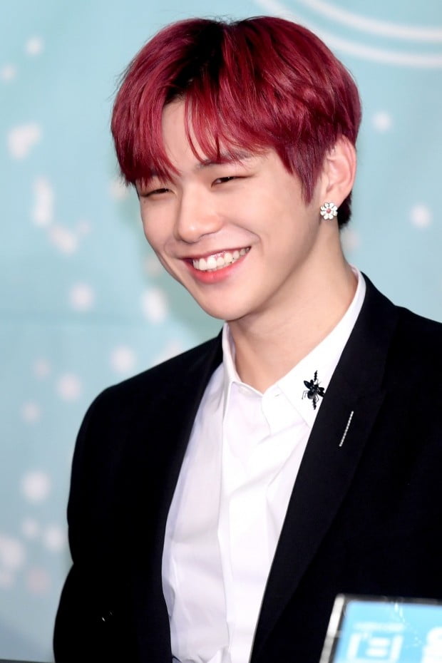 강다니엘 