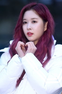 [포토] 우주소녀 다영, '귀엽게 하트 뿅뿅'